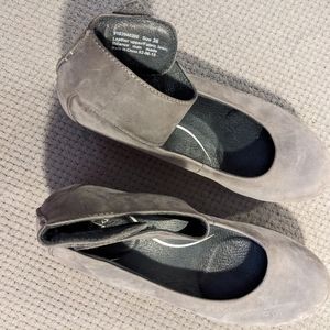 Gray suede Dansko wedge shoes Size 36